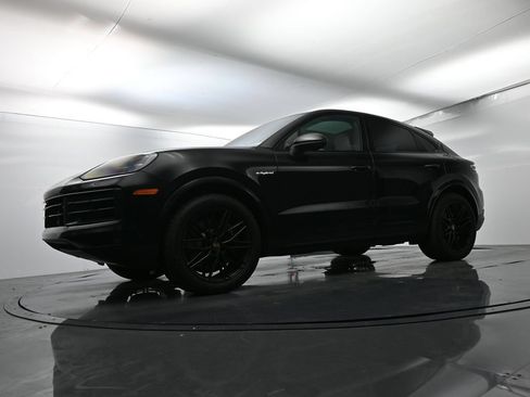 Certified 2026 Porsche Cayenne E-Hybrid Coupe AWD/4WD image 46