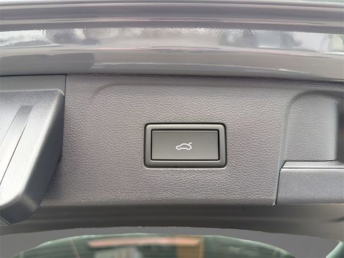 New 2026 Volkswagen Atlas Peak Edition image 28