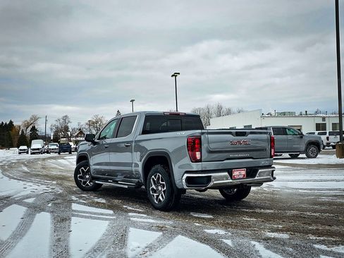 New 2026 GMC Sierra 1500 SLE w/ Preferred Package image 8