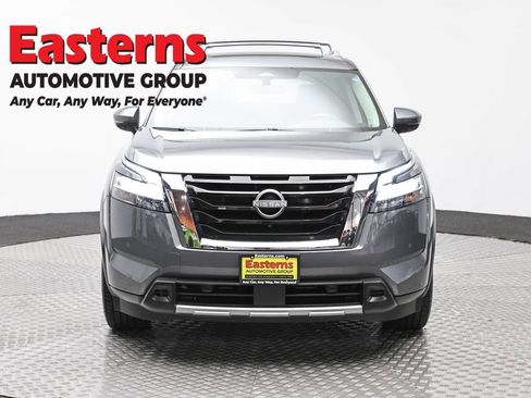 Used 2023 Nissan Pathfinder SL w/ SL Premium Package AWD/4WD image 2