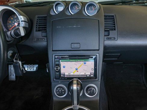 Used 2004 Nissan 350Z Touring RWD image 13
