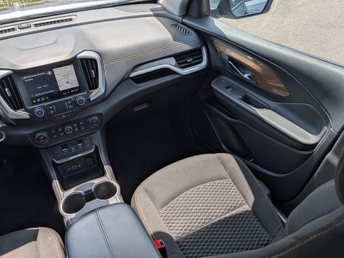 Used 2021 GMC Terrain SLE w/ Driver Convenience Package AWD/4WD image 11
