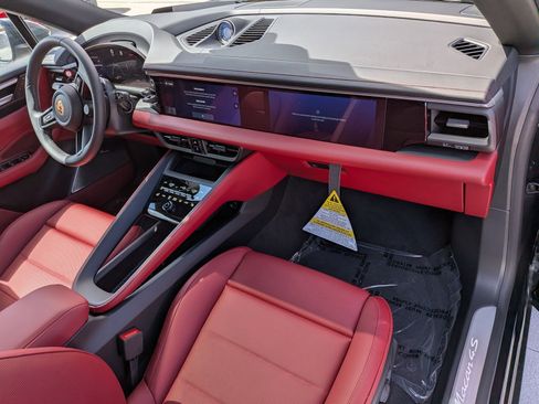 New 2026 Porsche Macan 4S Electric AWD/4WD image 27