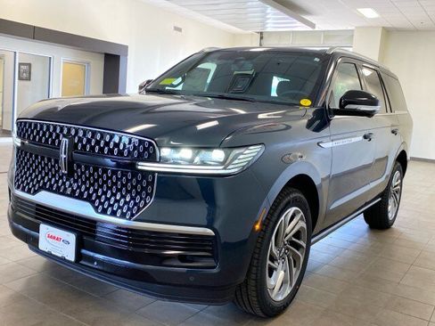 New 2026 Lincoln Navigator Reserve AWD/4WD image 34