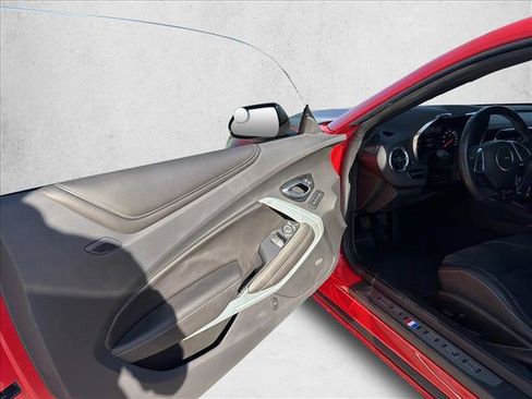 Used 2022 Chevrolet Camaro SS RWD image 8
