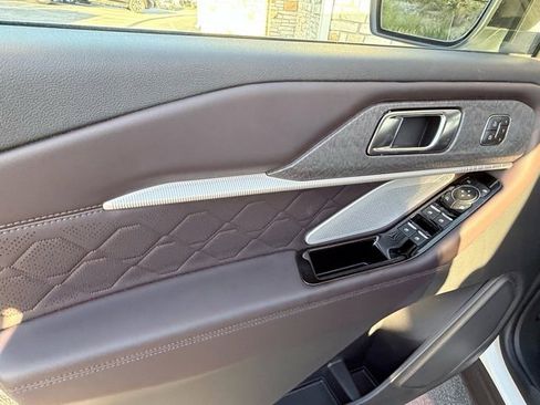 Used 2026 Ford Explorer Platinum w/ LUX Leather Package image 17