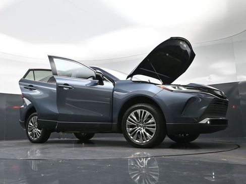 Used 2024 Toyota Venza XLE image 45