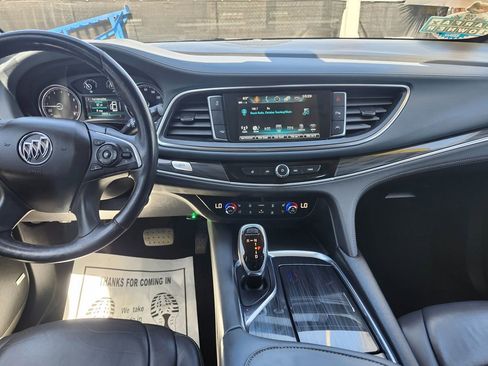 Used 2018 Buick Enclave Premium w/ Experience Buick Package FWD image 25