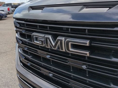 Used 2022 GMC Sierra 1500 Elevation image 12