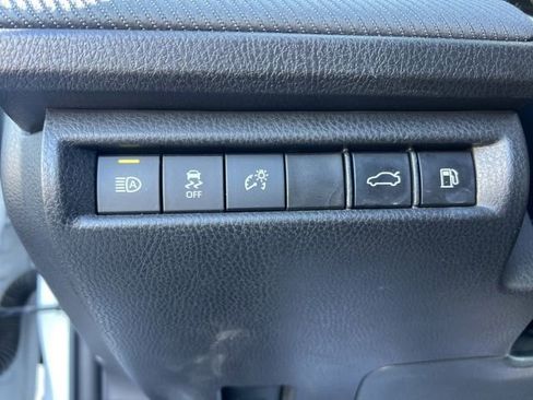 Used 2025 Toyota Camry SE image 10