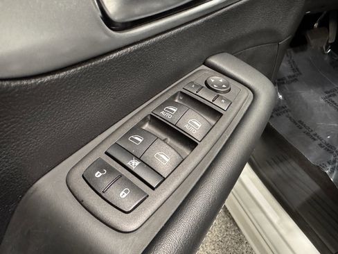 Used 2023 Chrysler Pacifica Touring-L w/ S Appearance Package image 23