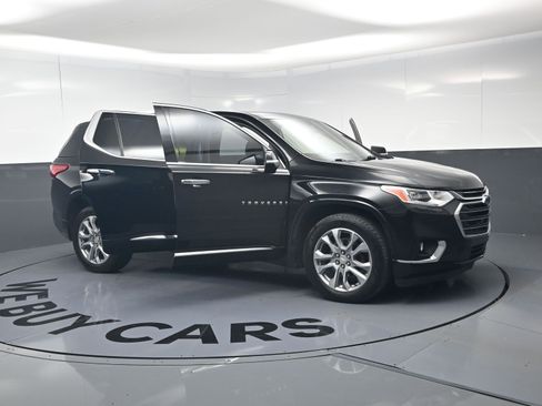 Used 2021 Chevrolet Traverse Premier AWD/4WD image 28