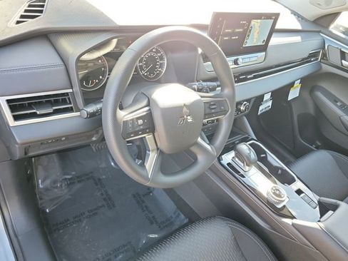 New 2026 Mitsubishi Outlander ES AWD/4WD image 19