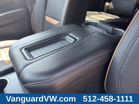 Used 2023 GMC Yukon AT4 AWD/4WD image 17