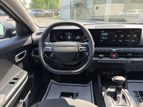 Used 2025 Kia K4 FWD image 24