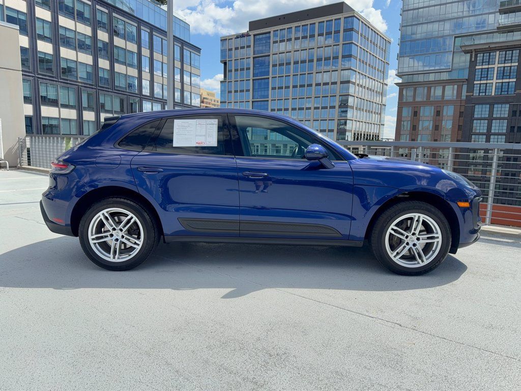 Certified 2024 Porsche Macan AWD/4WD image 8