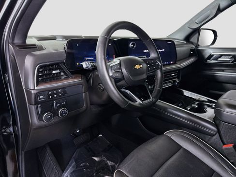 Used 2025 Chevrolet Tahoe Premier RWD image 23