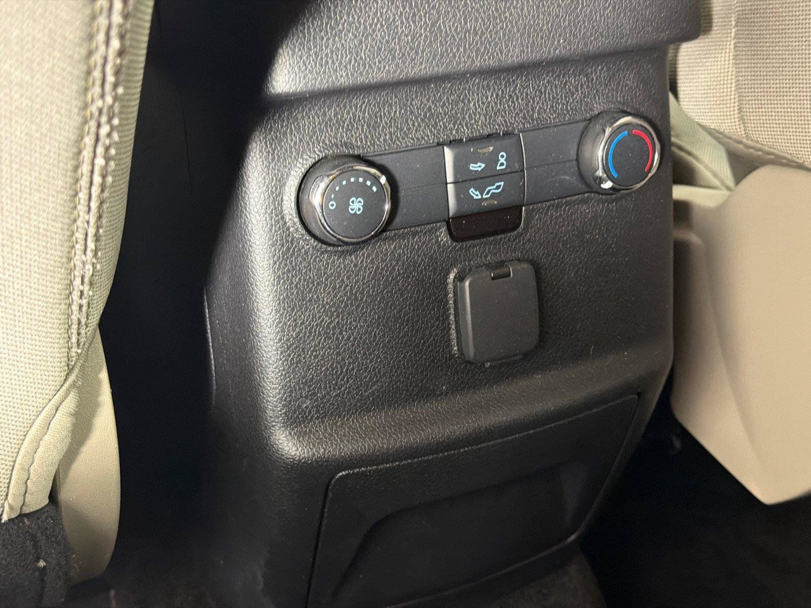Used 2018 Ford Explorer FWD image 21