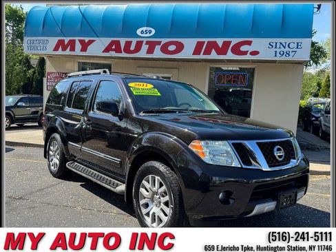 Used 2011 Nissan Pathfinder LE w/ Navigation Pkg image 1