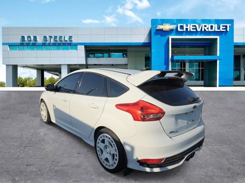 Used 2018 Ford Focus ST w/ Equipment Group 402A FWD image 4
