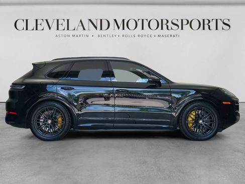 Used 2025 Porsche Cayenne GTS AWD/4WD image 58