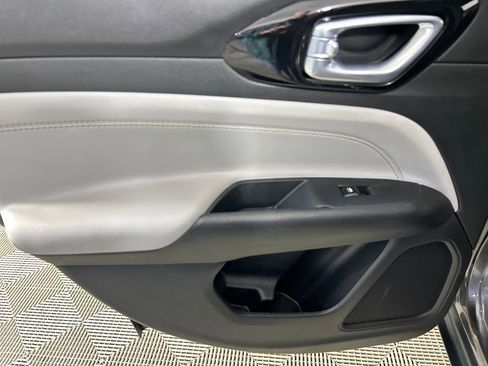 Used 2024 Jeep Compass Limited image 16