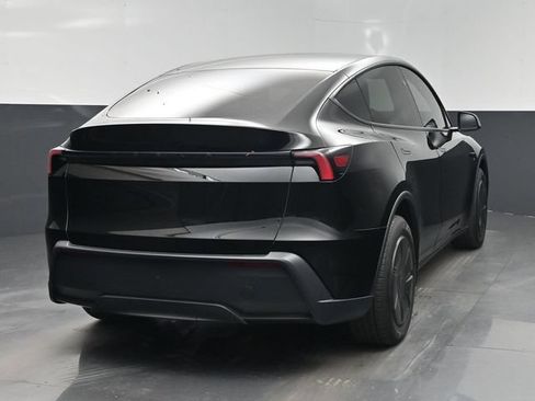 Used 2026 Tesla Model Y 2WD image 27