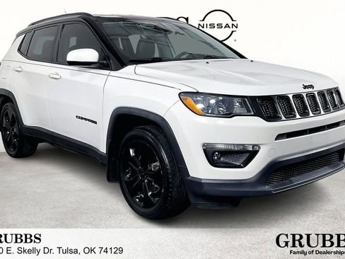 Used 2019 Jeep Compass Altitude image 1