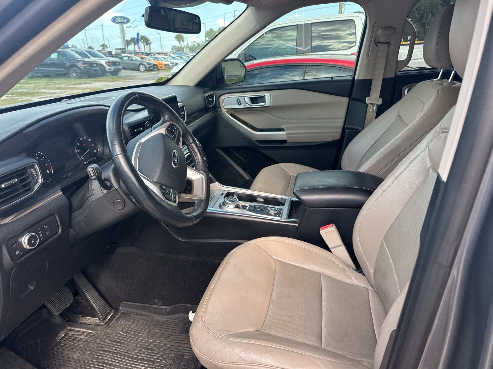 Used 2021 Ford Explorer Limited w/ Hybrid Equipment Group 310A AWD/4WD image 5