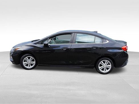 Certified 2017 Chevrolet Cruze LT w/ RS Package FWD image 9