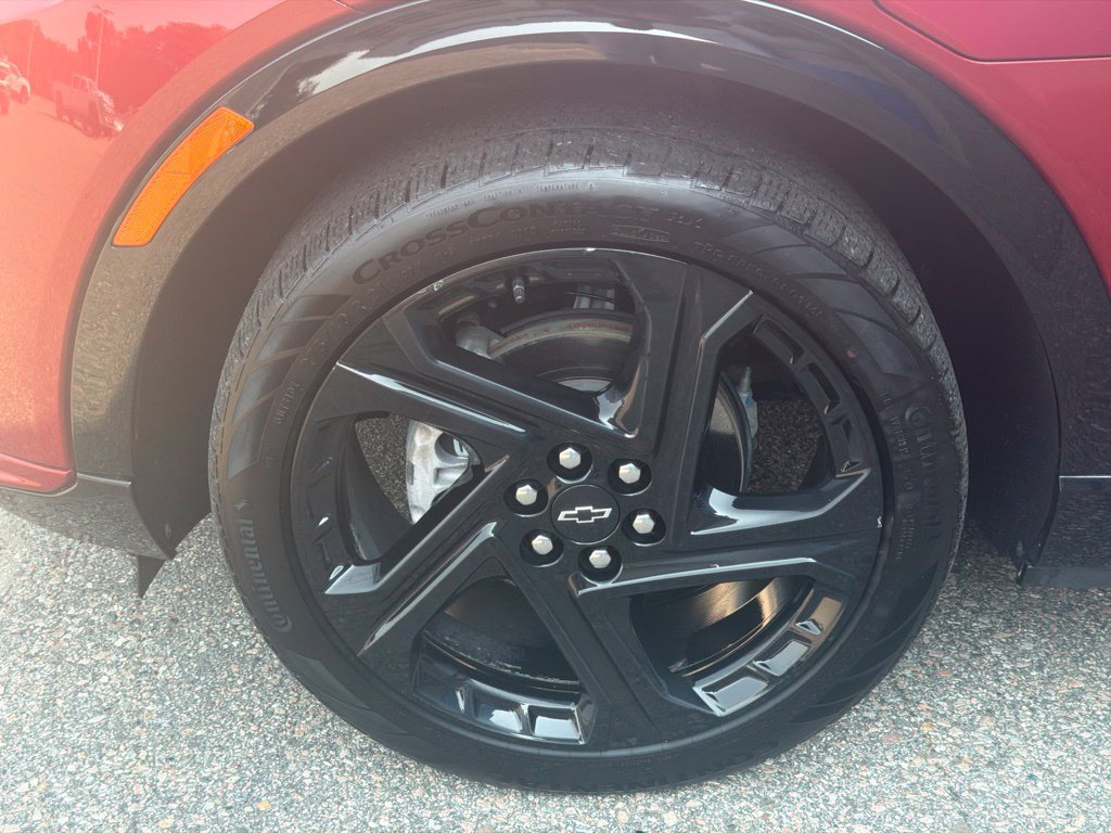 Certified 2024 Chevrolet Equinox EV RS FWD image 11