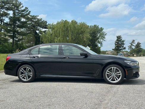 Used 2018 BMW 750i xDrive AWD/4WD image 8