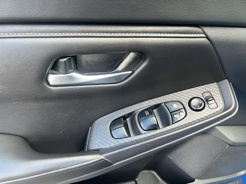 Used 2023 Nissan Sentra SV FWD image 11