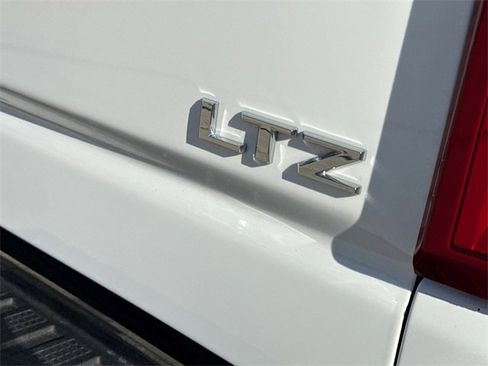 Used 2021 Chevrolet Silverado 2500 LTZ w/ LTZ Convenience Package image 9