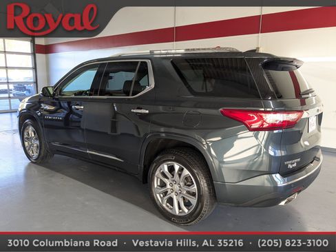Used 2018 Chevrolet Traverse Premier w/ Driver Confidence II Package image 2