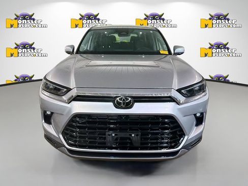 Used 2024 Toyota Grand Highlander AWD Hybrid image 2
