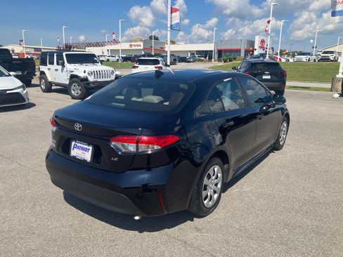 Used 2025 Toyota Corolla LE FWD image 7