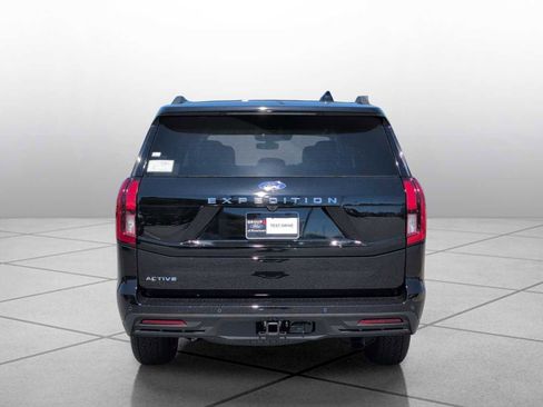 New 2026 Ford Expedition Active RWD image 4