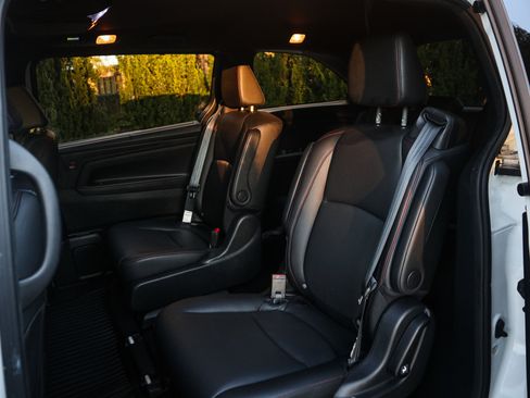 Used 2023 Honda Odyssey Sport image 31