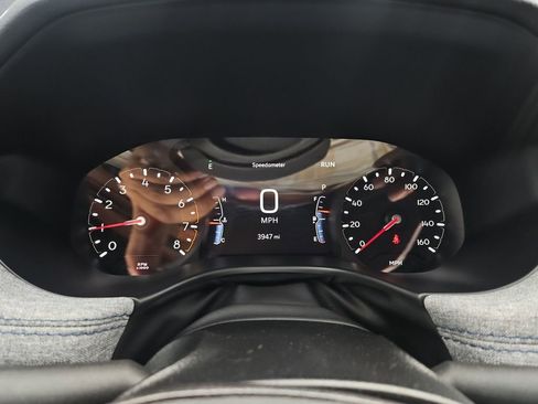 Certified 2025 Jeep Compass Latitude image 28