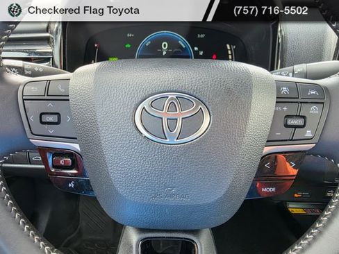 Certified 2025 Toyota Camry SE image 13