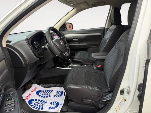 Used 2017 Mitsubishi Outlander ES image 9