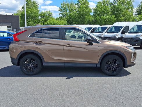 Used 2018 Mitsubishi Eclipse Cross LE AWD/4WD image 4