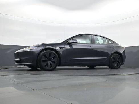 Used 2025 Tesla Model 3 Long Range image 31