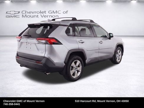 Used 2021 Toyota RAV4 XLE AWD/4WD image 4