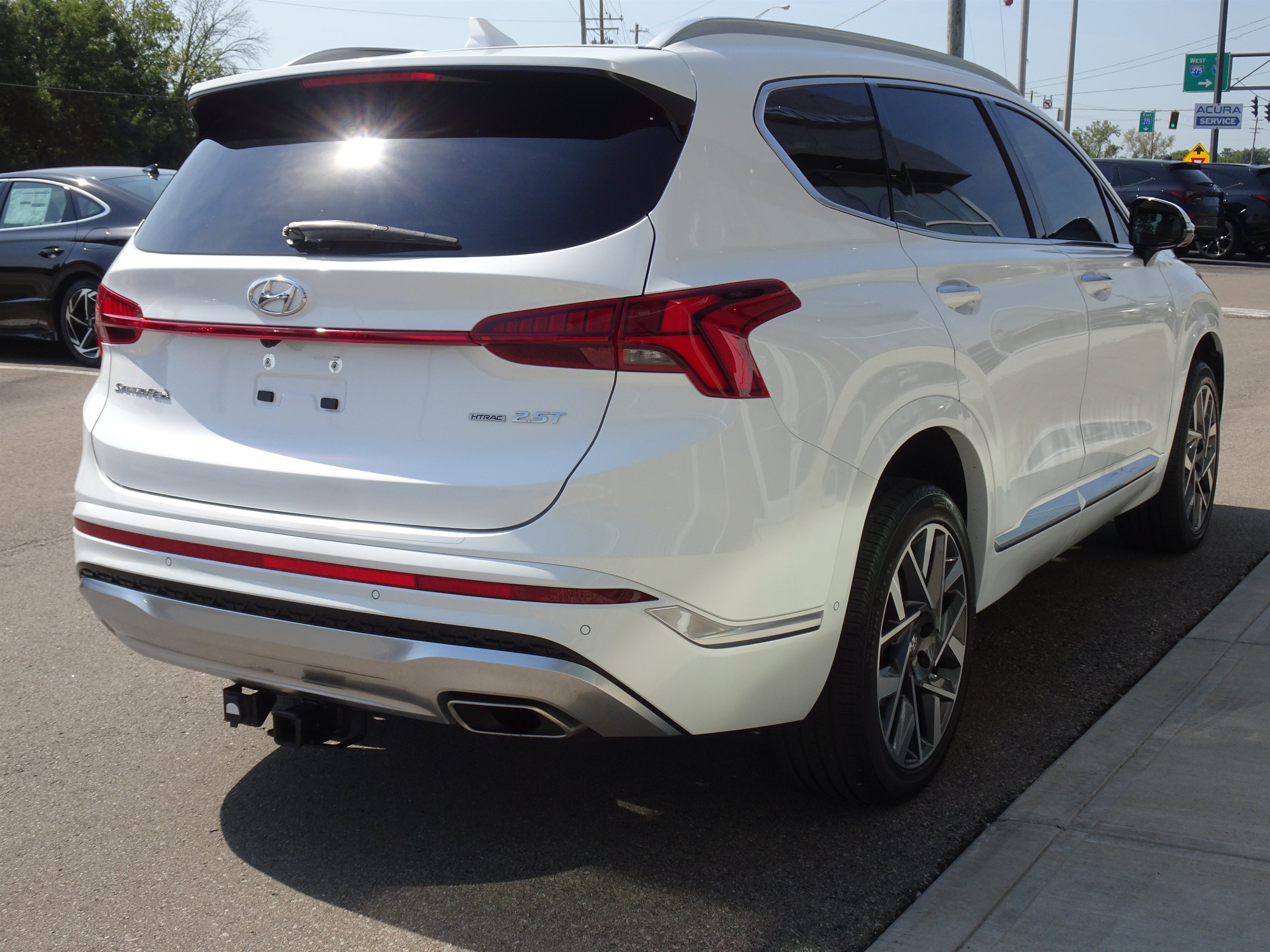 Used 2023 Hyundai Santa Fe Calligraphy AWD/4WD image 5