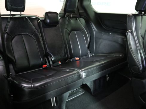 Used 2025 Chrysler Pacifica Select FWD image 21