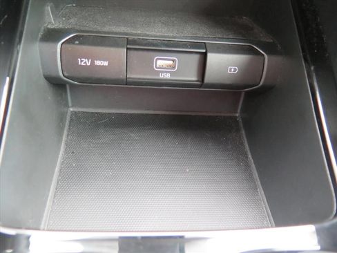 Used 2022 Kia Telluride LX FWD image 14