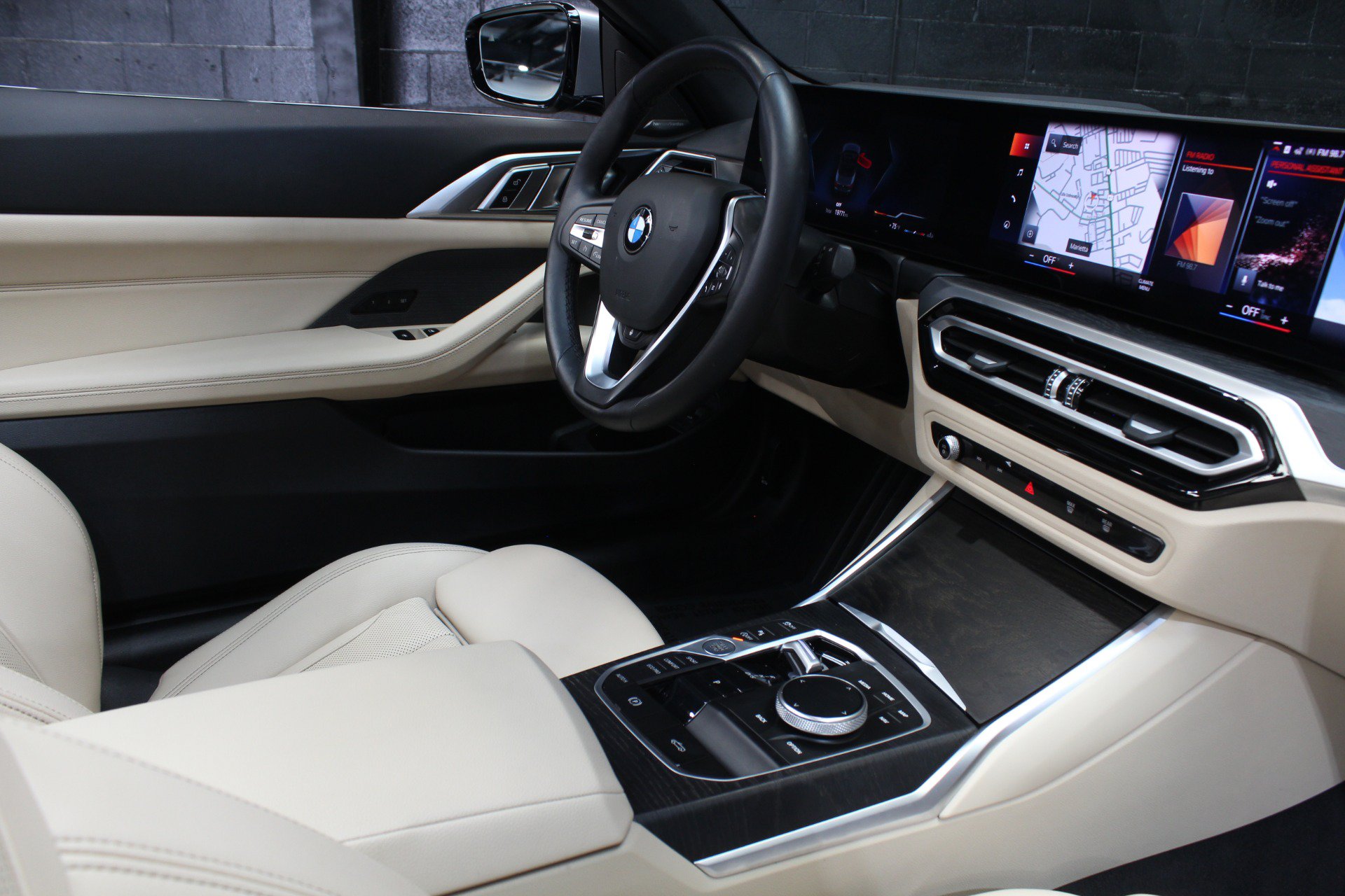 Used 2024 BMW 430i Convertible w/ Premium Package RWD image 46