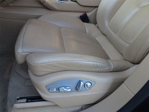 Used 2015 Porsche Cayenne S image 8